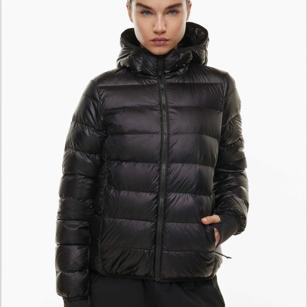 Aritzia TNA the little Puff 700 Fill Down Puffer Jacket